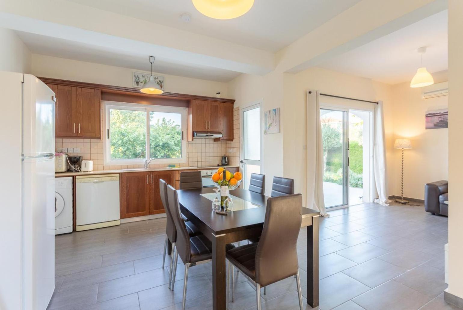 Sun Beach Villa Tria Полис Экстерьер фото