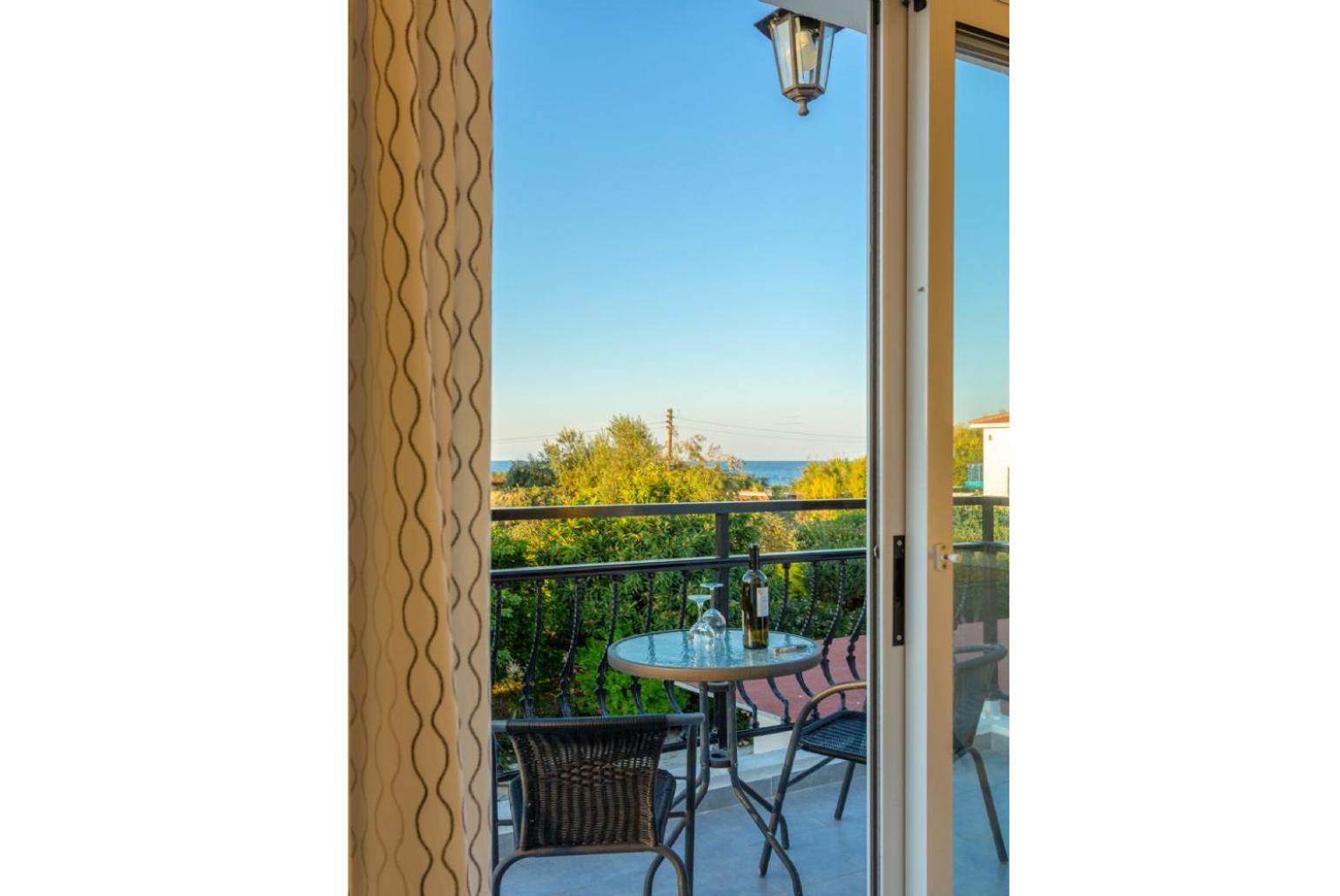 Sun Beach Villa Tria Полис Экстерьер фото