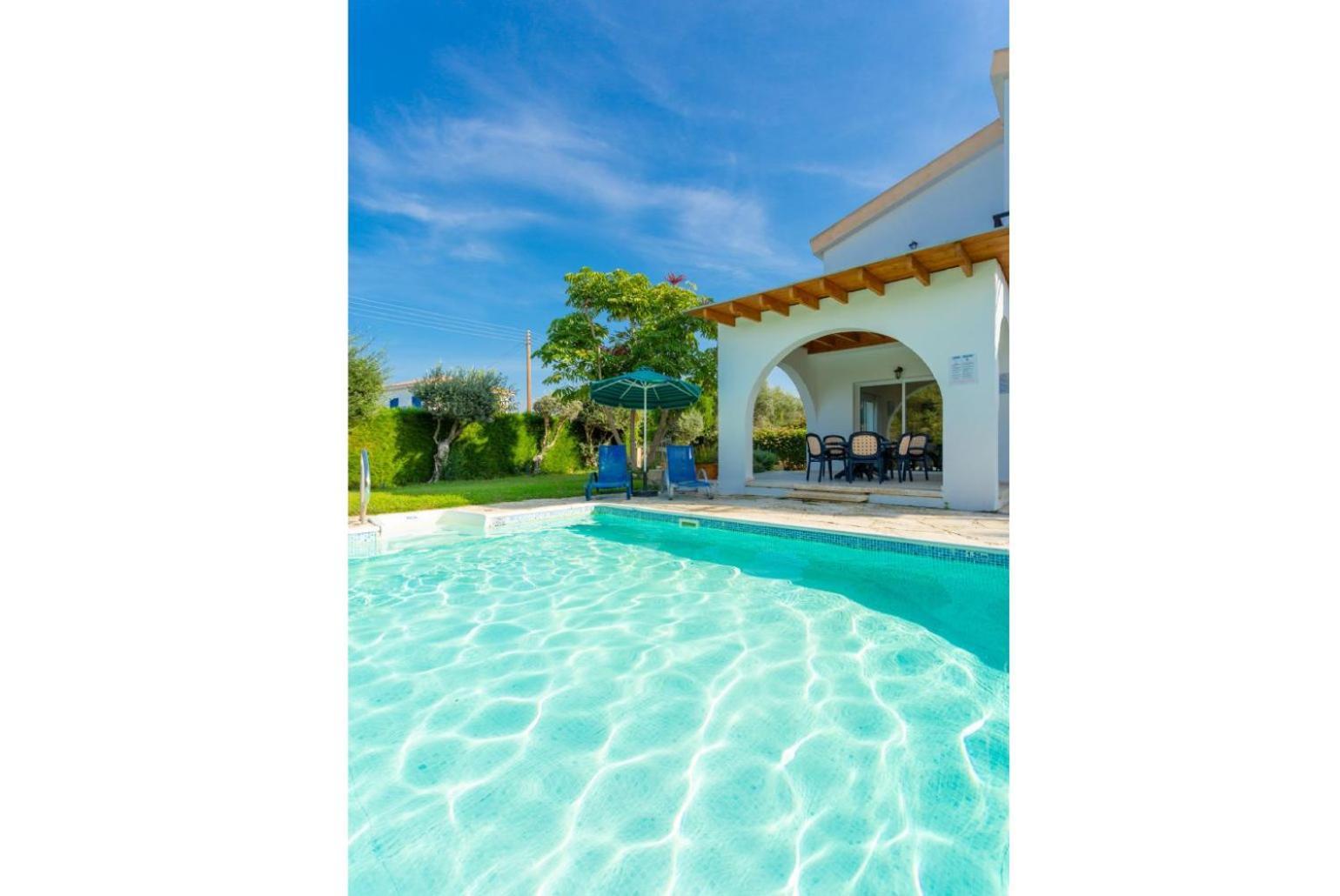 Sun Beach Villa Tria Полис Экстерьер фото