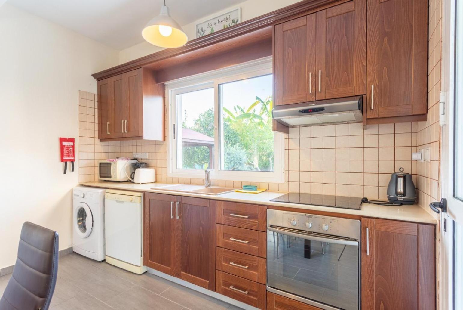 Sun Beach Villa Tria Полис Экстерьер фото