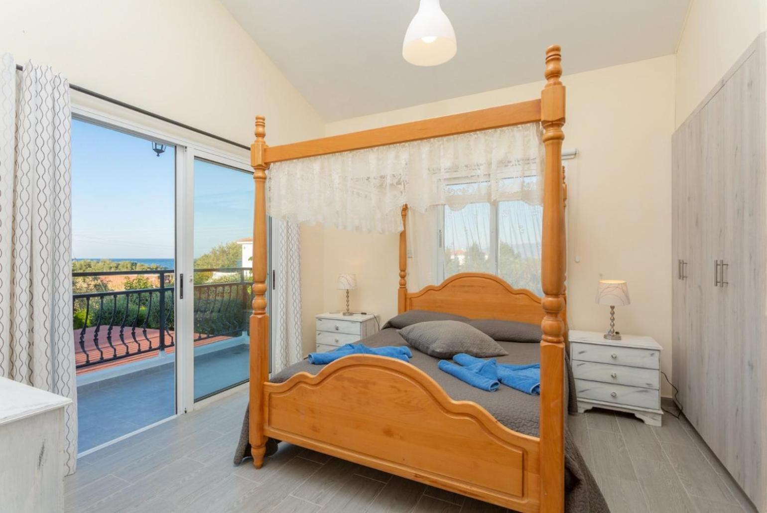 Sun Beach Villa Tria Полис Экстерьер фото